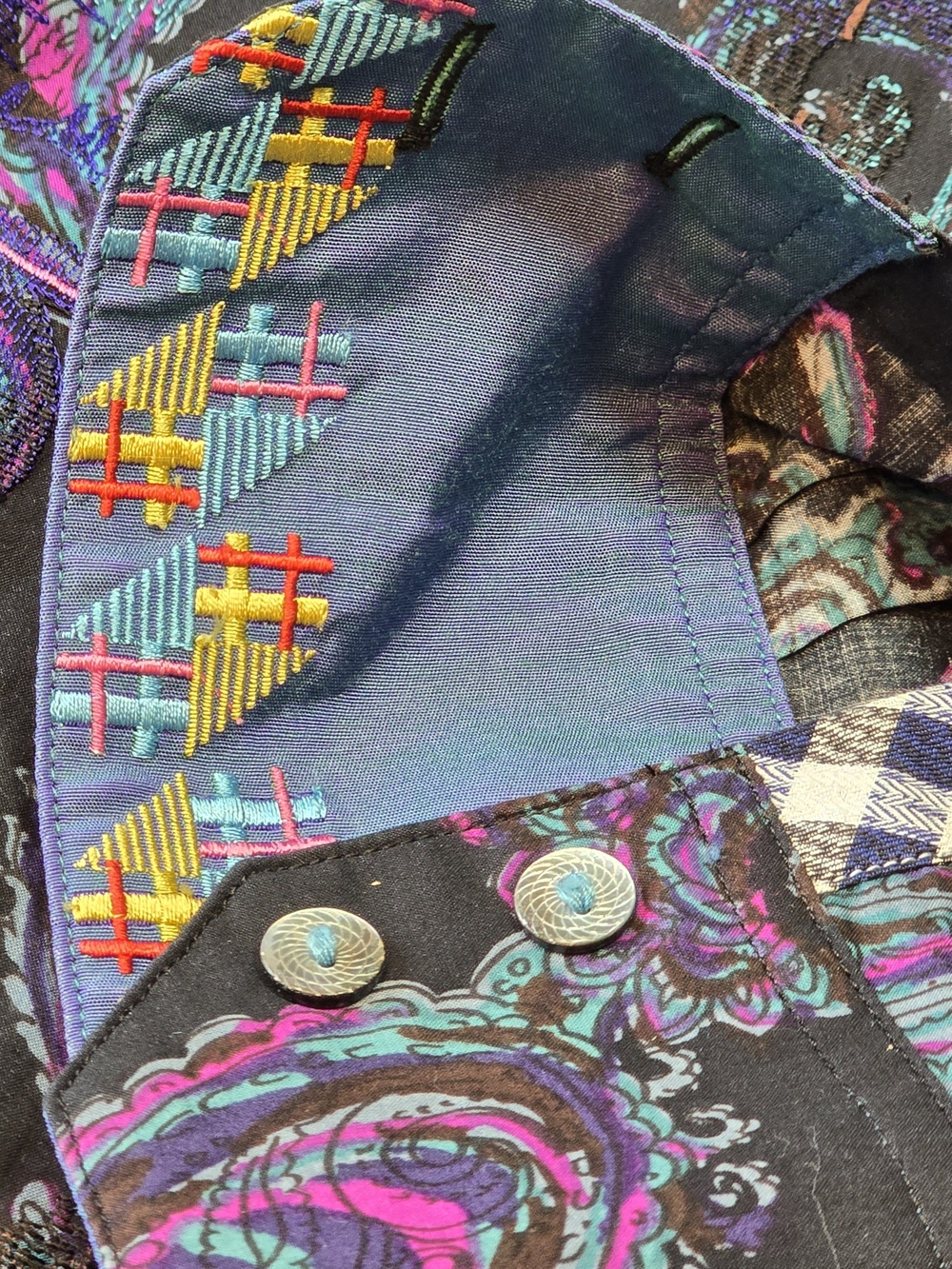 Robert Graham Paisley Long Sleeve Button Down Shirt - Men's Size M - Picture 11 of 16